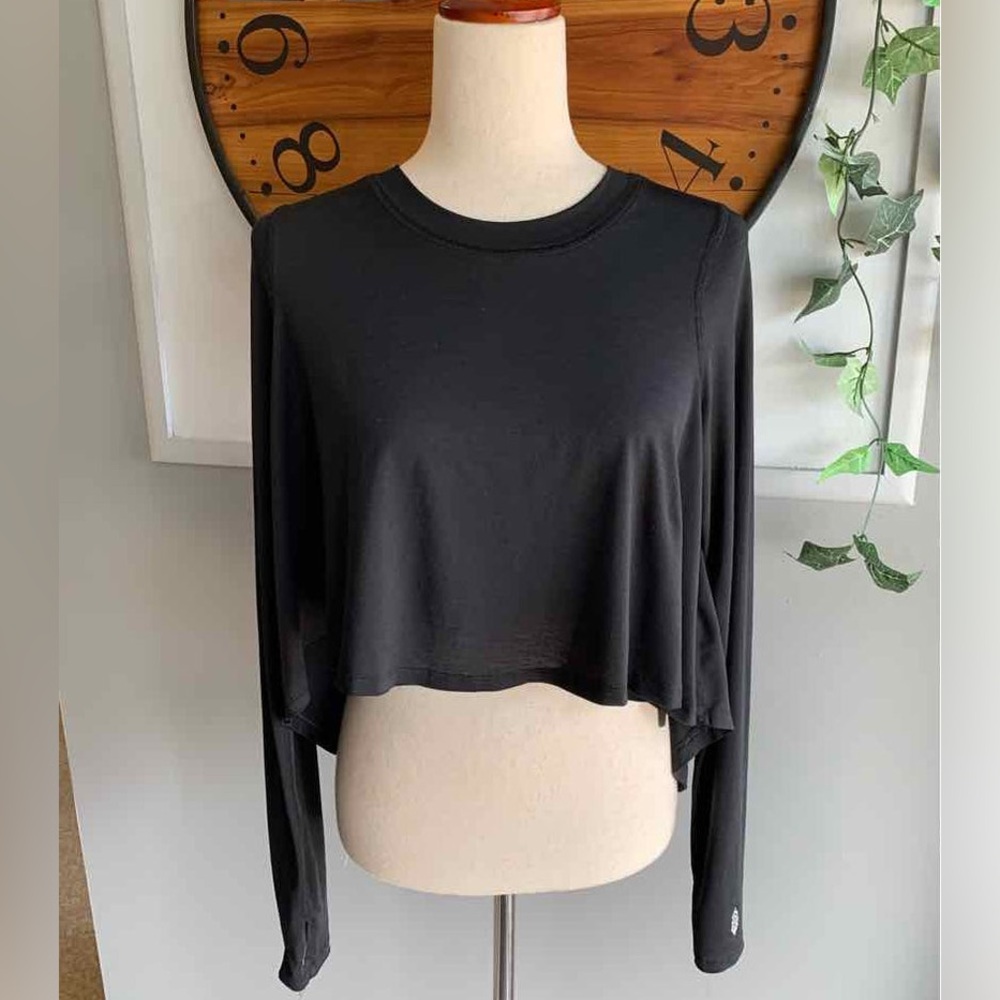 FREE PEOPLE TOP - Picture 2 of 8